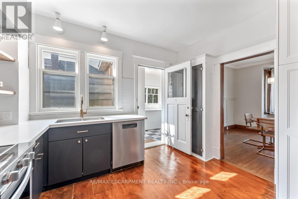 Photo 8 of 47 Eagle Avenue, Brantford ON