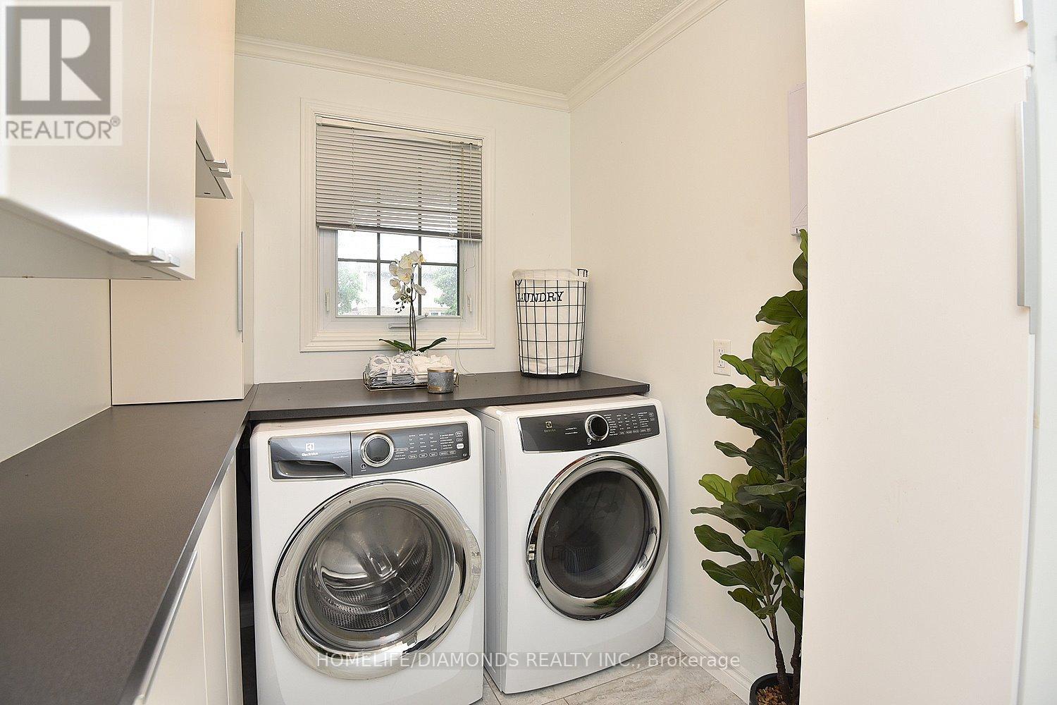 Photo 14 of 95 Birchpark Drive N, Grimsby ON