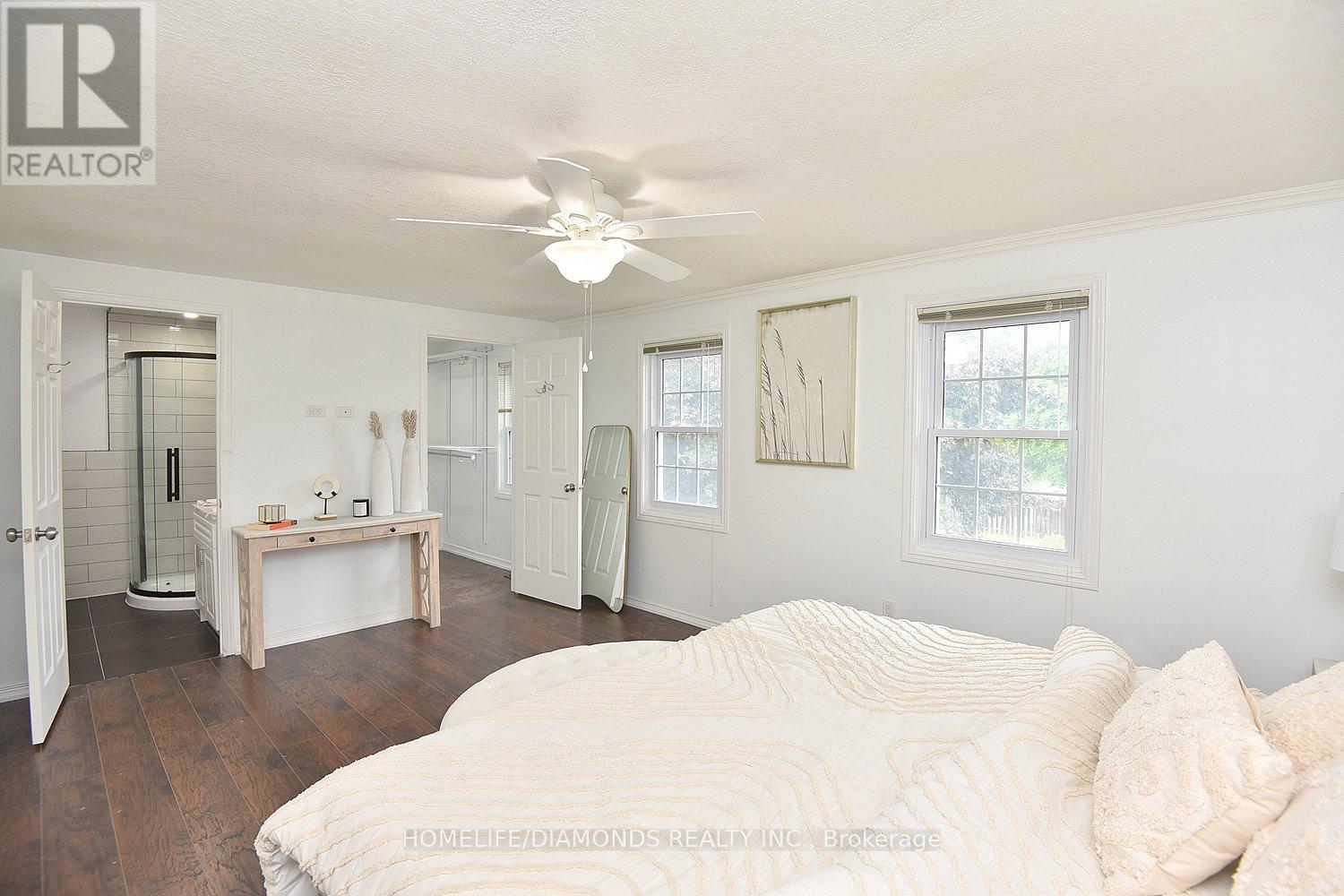 Photo 10 of 95 Birchpark Drive N, Grimsby ON