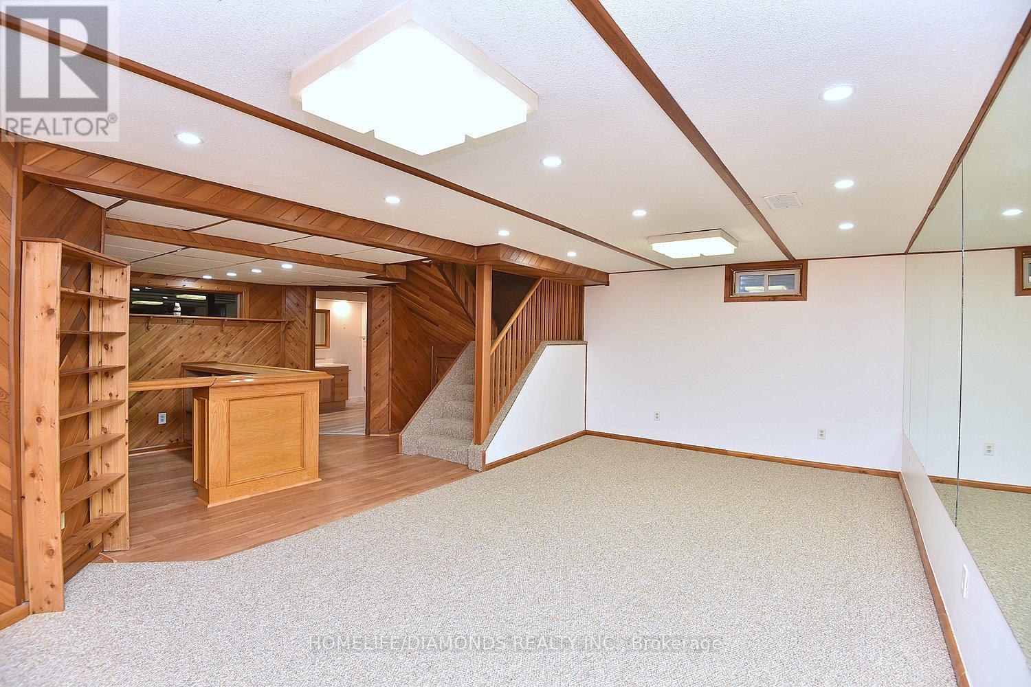 Photo 3 of 95 Birchpark Drive N, Grimsby ON