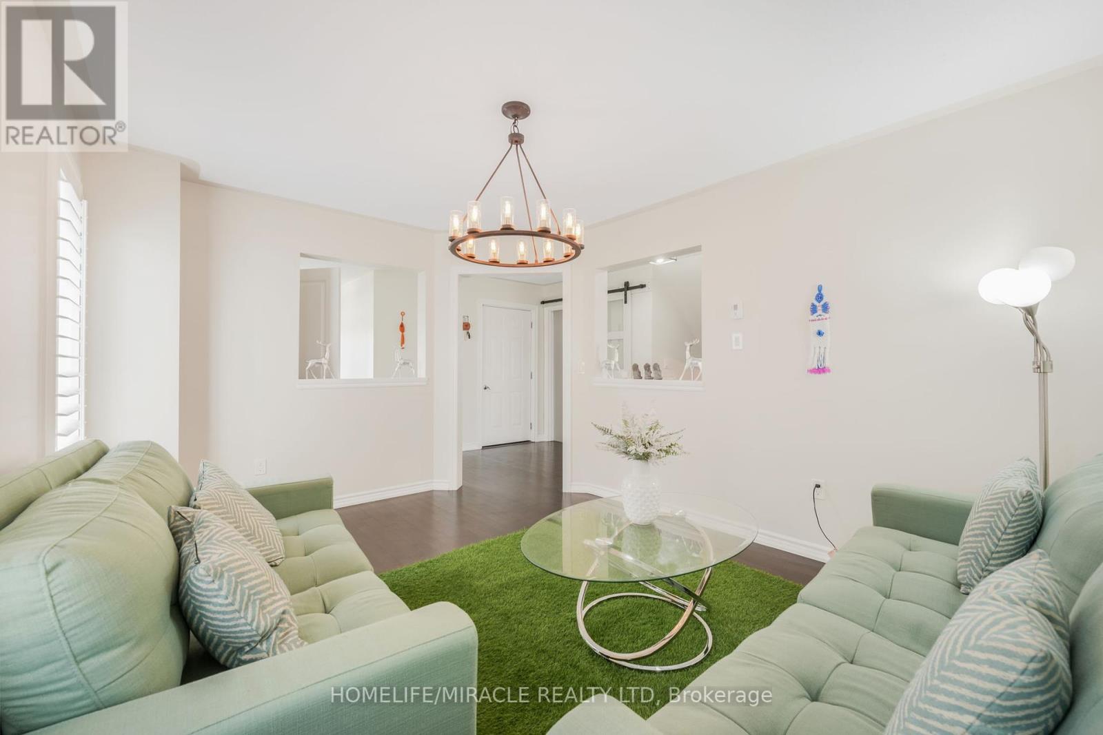 Photo 10 of 92 Todd Crescent, Southgate ON