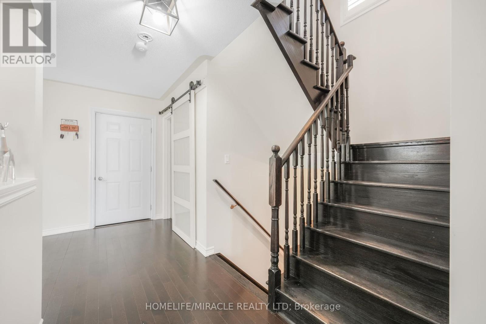 Photo 11 of 92 Todd Crescent, Southgate ON