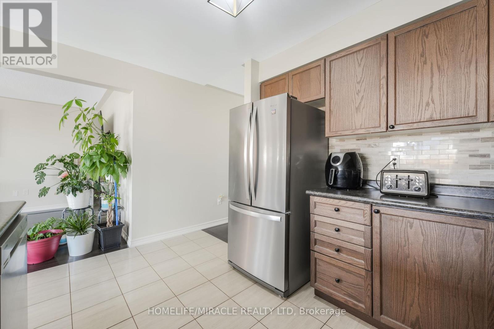 Photo 14 of 92 Todd Crescent, Southgate ON