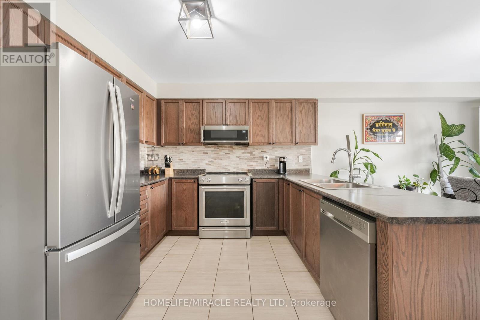 Photo 15 of 92 Todd Crescent, Southgate ON