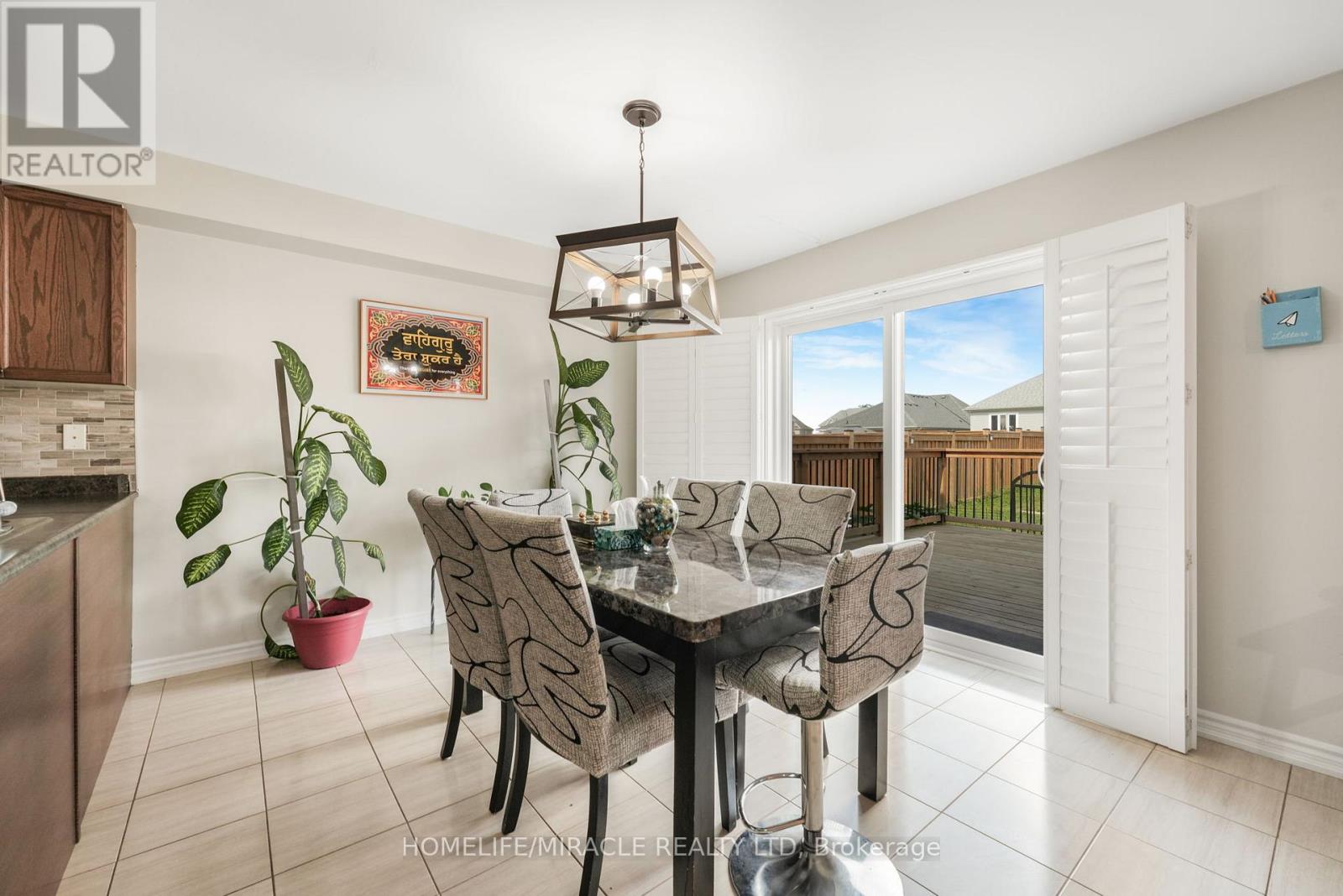 Photo 16 of 92 Todd Crescent, Southgate ON