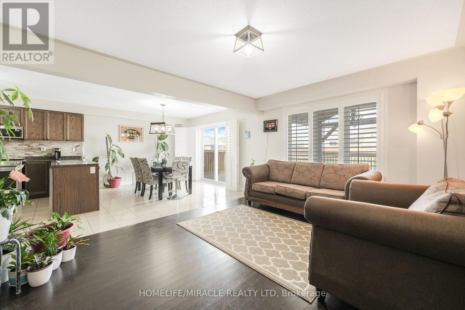 Photo 18 of 92 Todd Crescent, Southgate ON
