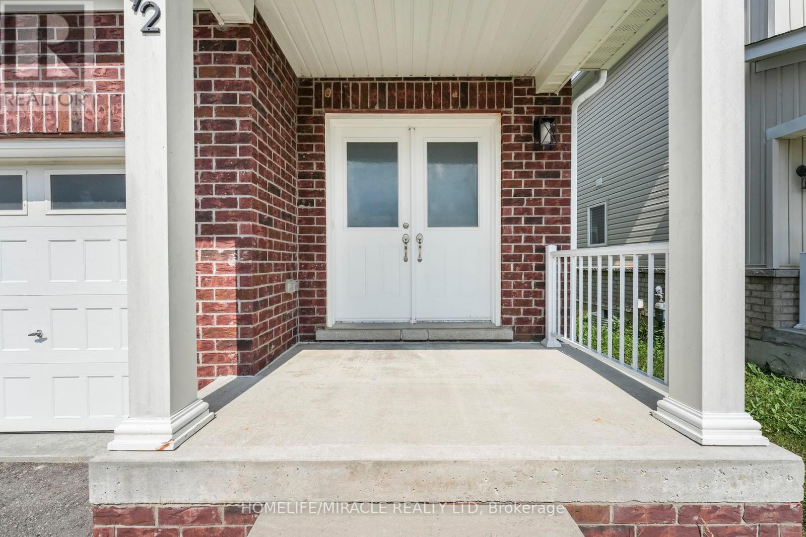 Photo 3 of 92 Todd Crescent, Southgate ON