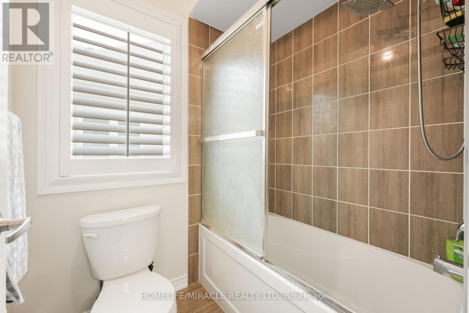 Photo 32 of 92 Todd Crescent, Southgate ON