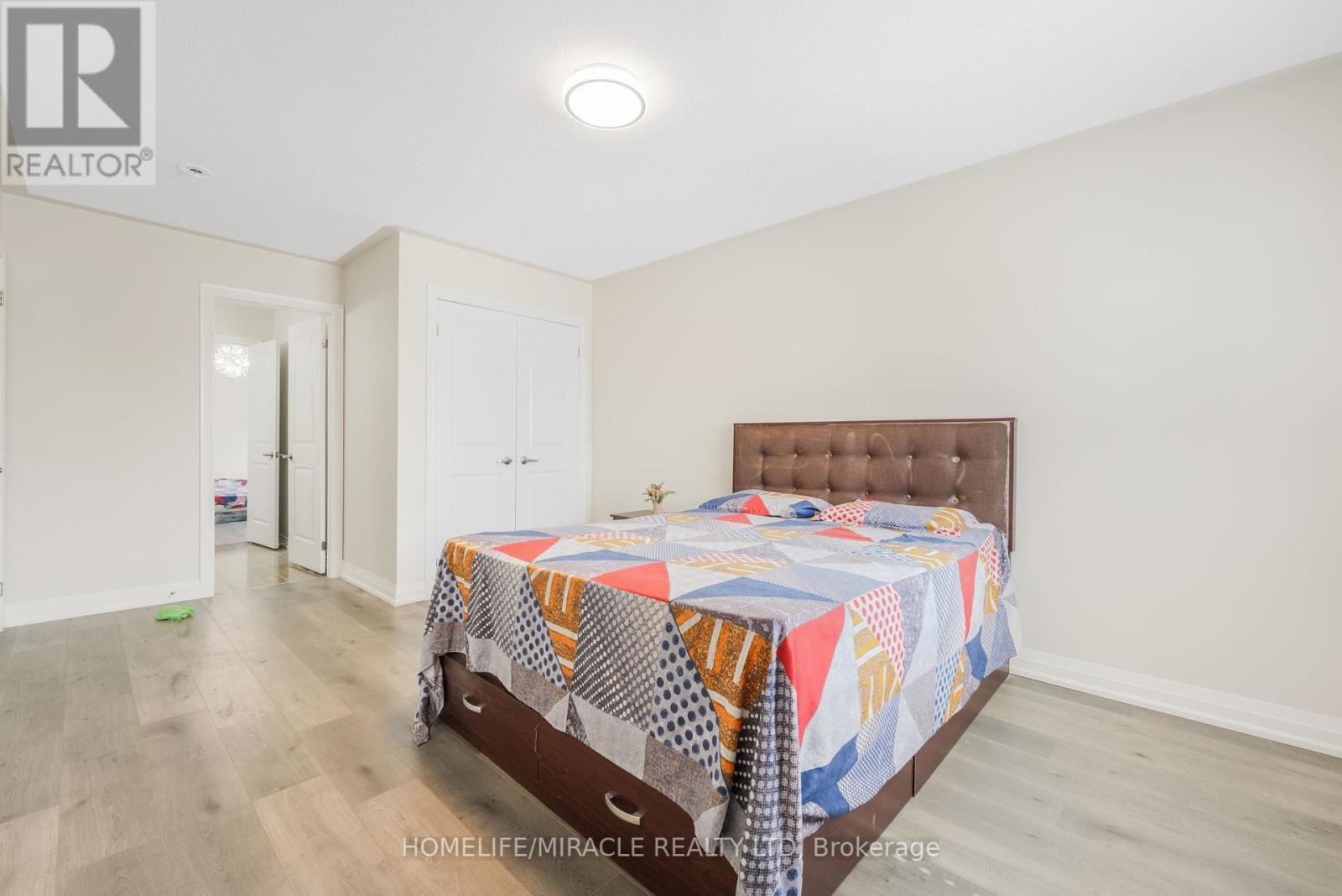 Photo 35 of 92 Todd Crescent, Southgate ON