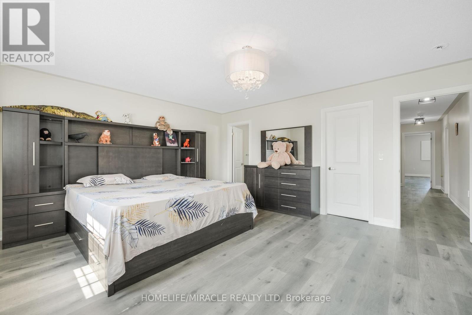 Photo 38 of 92 Todd Crescent, Southgate ON