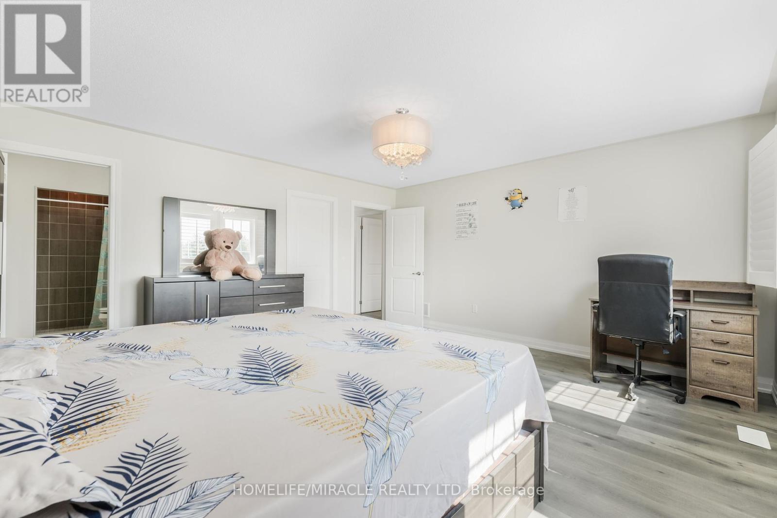 Photo 39 of 92 Todd Crescent, Southgate ON