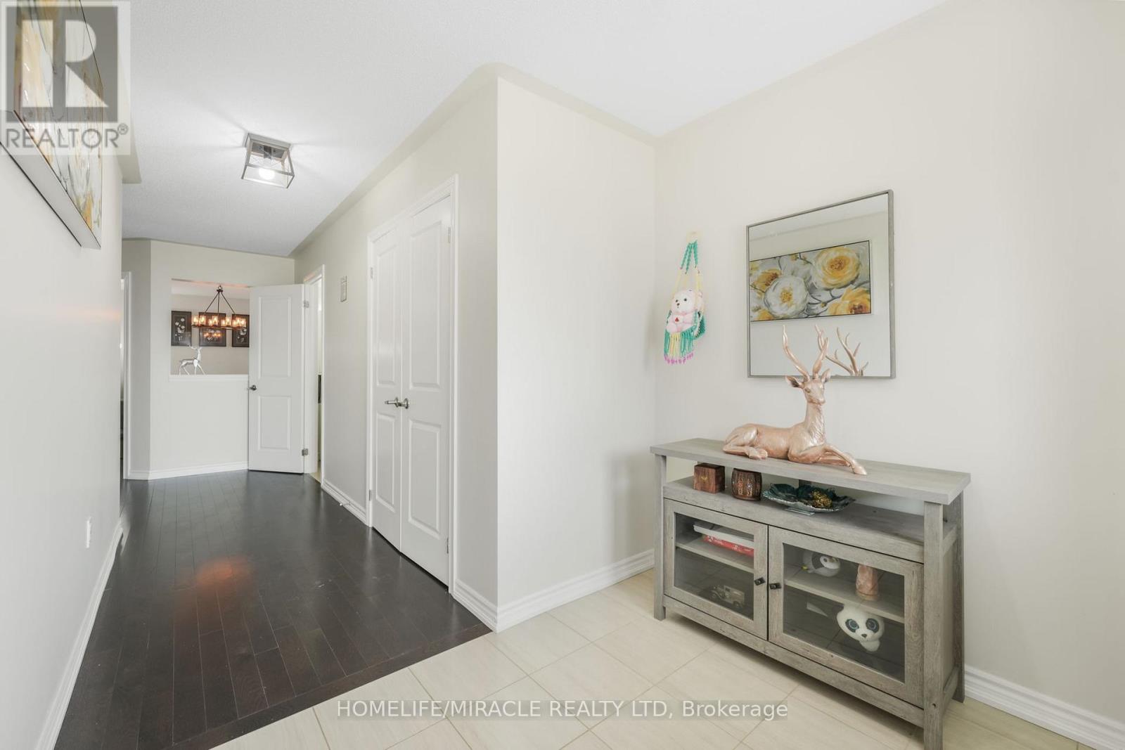 Photo 5 of 92 Todd Crescent, Southgate ON