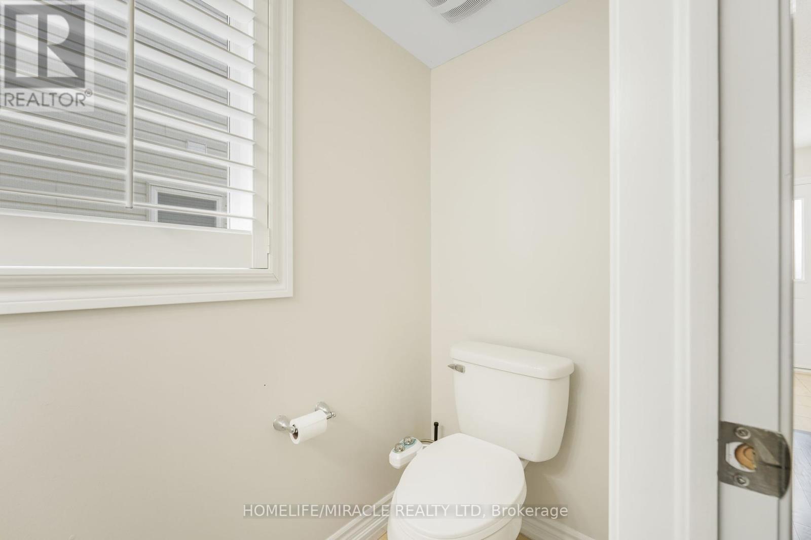Photo 7 of 92 Todd Crescent, Southgate ON