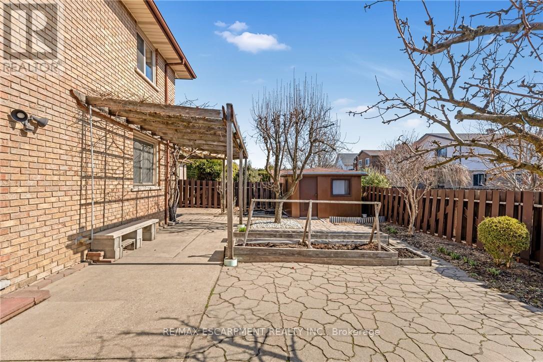 Photo 17 of 36 Skylark Drive, Hamilton ON