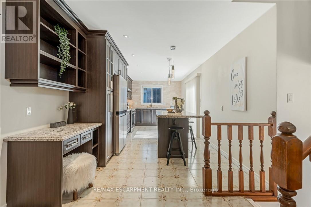 Photo 6 of 36 Skylark Drive, Hamilton ON