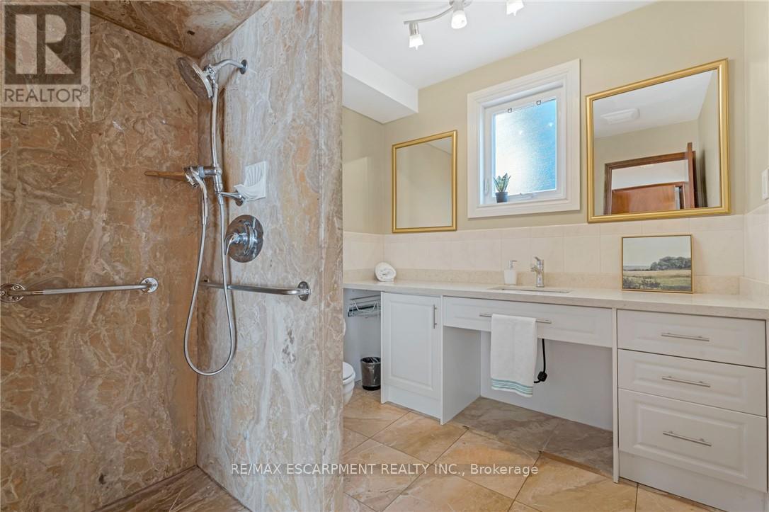 Photo 41 of 36 Skylark Drive, Hamilton ON