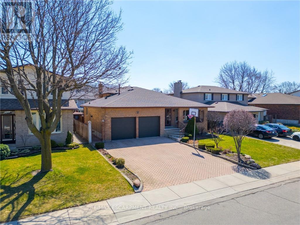 Photo 36 of 36 Skylark Drive, Hamilton ON