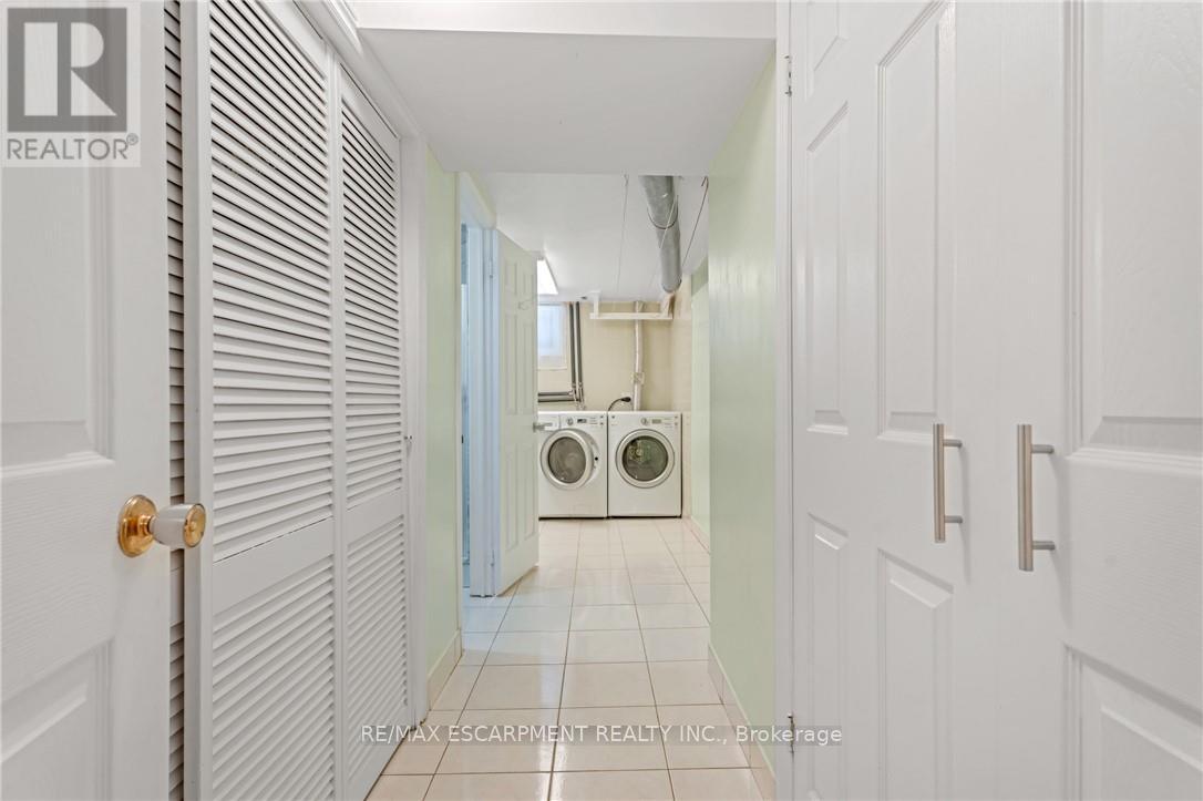 Photo 9 of 36 Skylark Drive, Hamilton ON