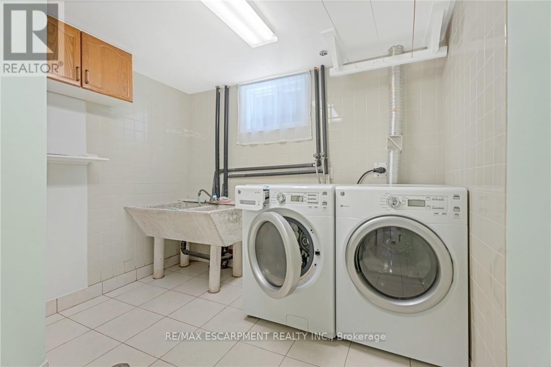 Photo 11 of 36 Skylark Drive, Hamilton ON