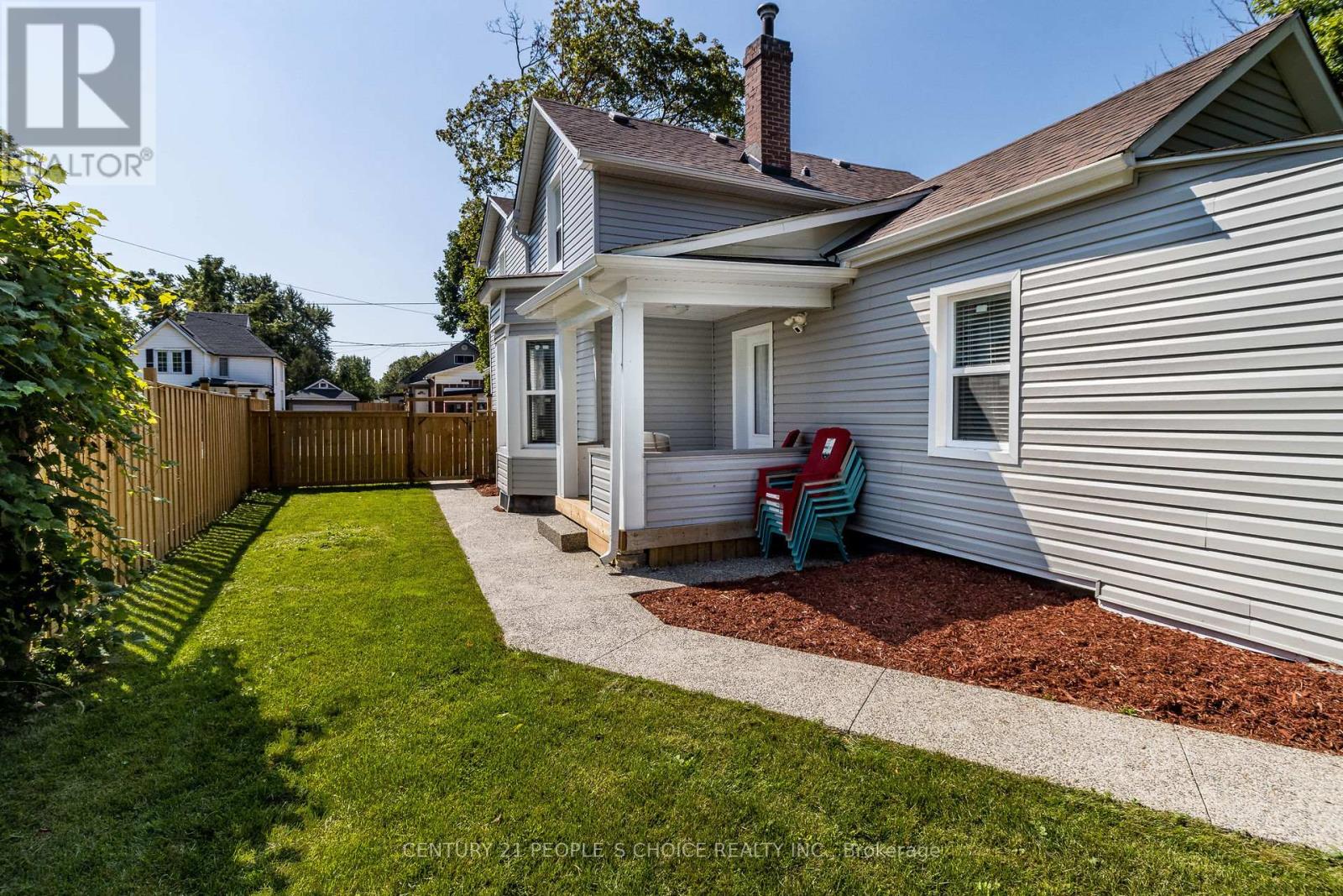 Photo 12 of 5057 Bridge Street, Niagara Falls ON