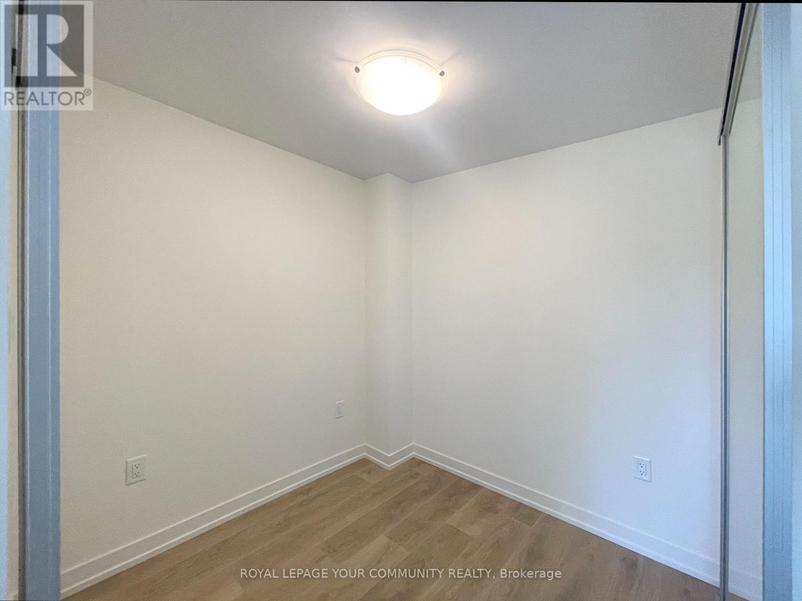 Photo 5 of 2302 58 Elizabeth Street, Richmond Hill ON