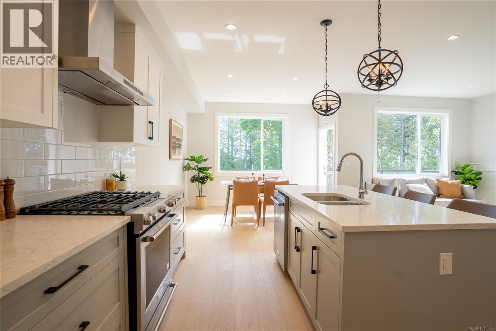 Photo 8 of 1536 Marble Pl, Langford BC