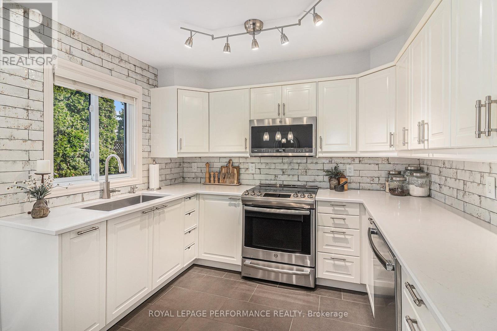 Photo 11 of 887 Bideford Street, Ottawa ON