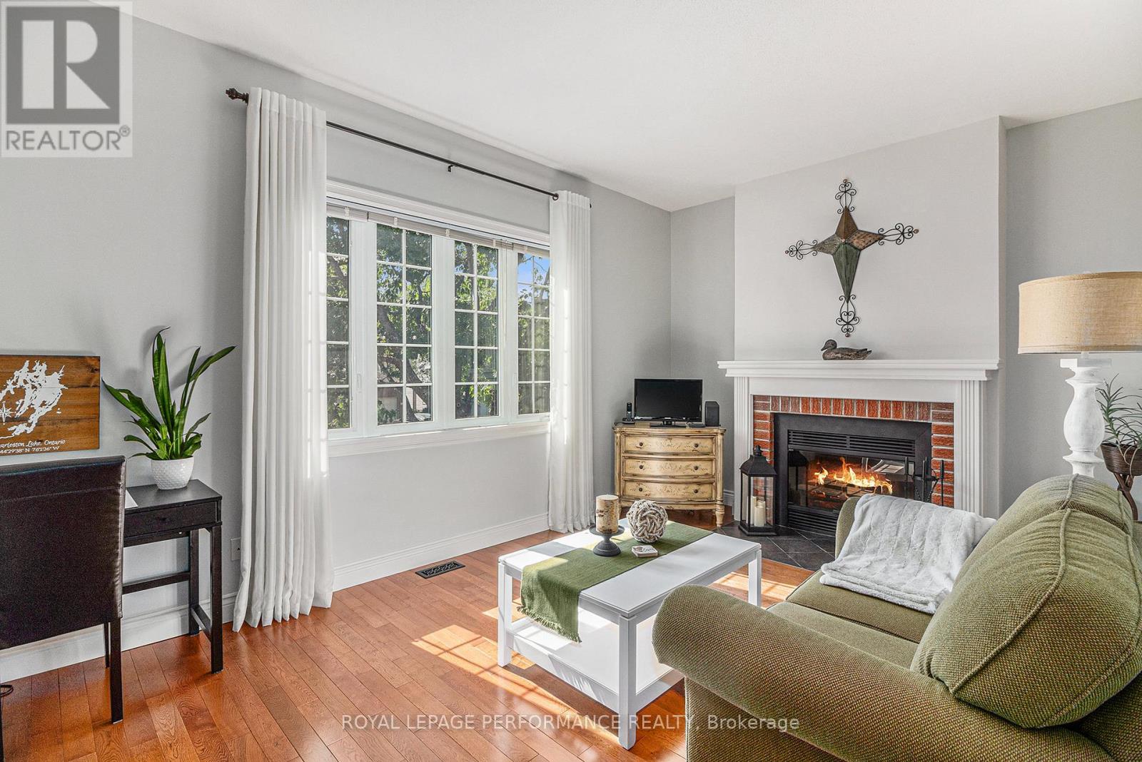 Photo 6 of 887 Bideford Street, Ottawa ON