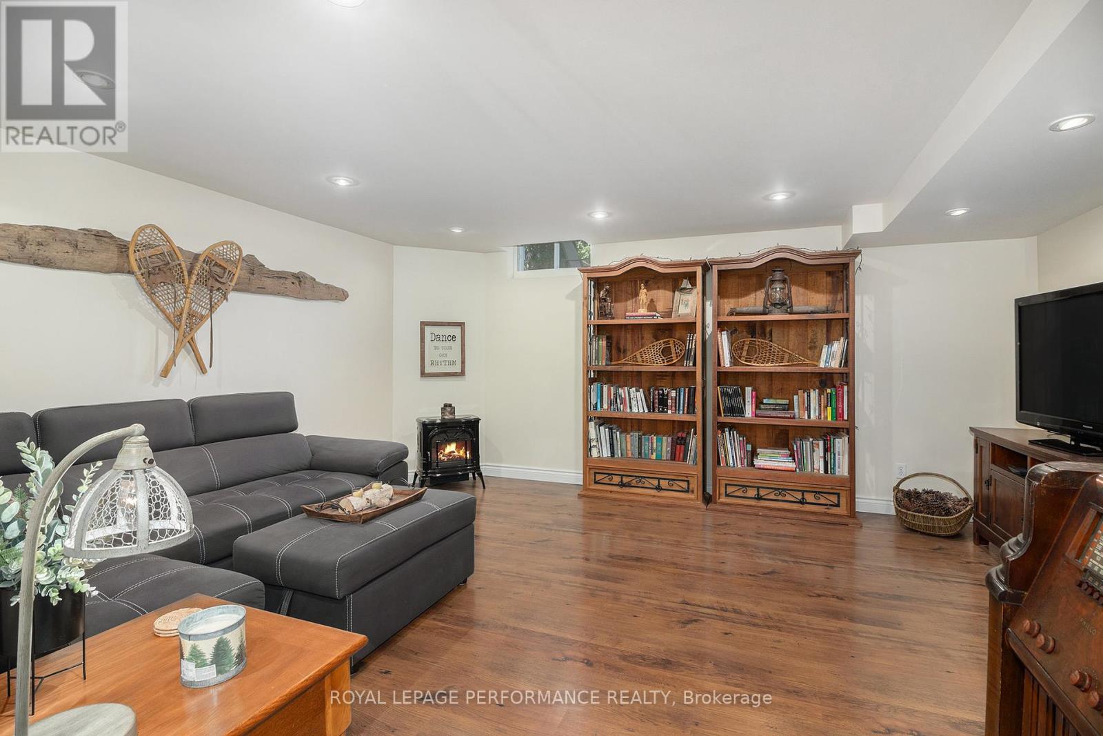 Photo 21 of 887 Bideford Street, Ottawa ON