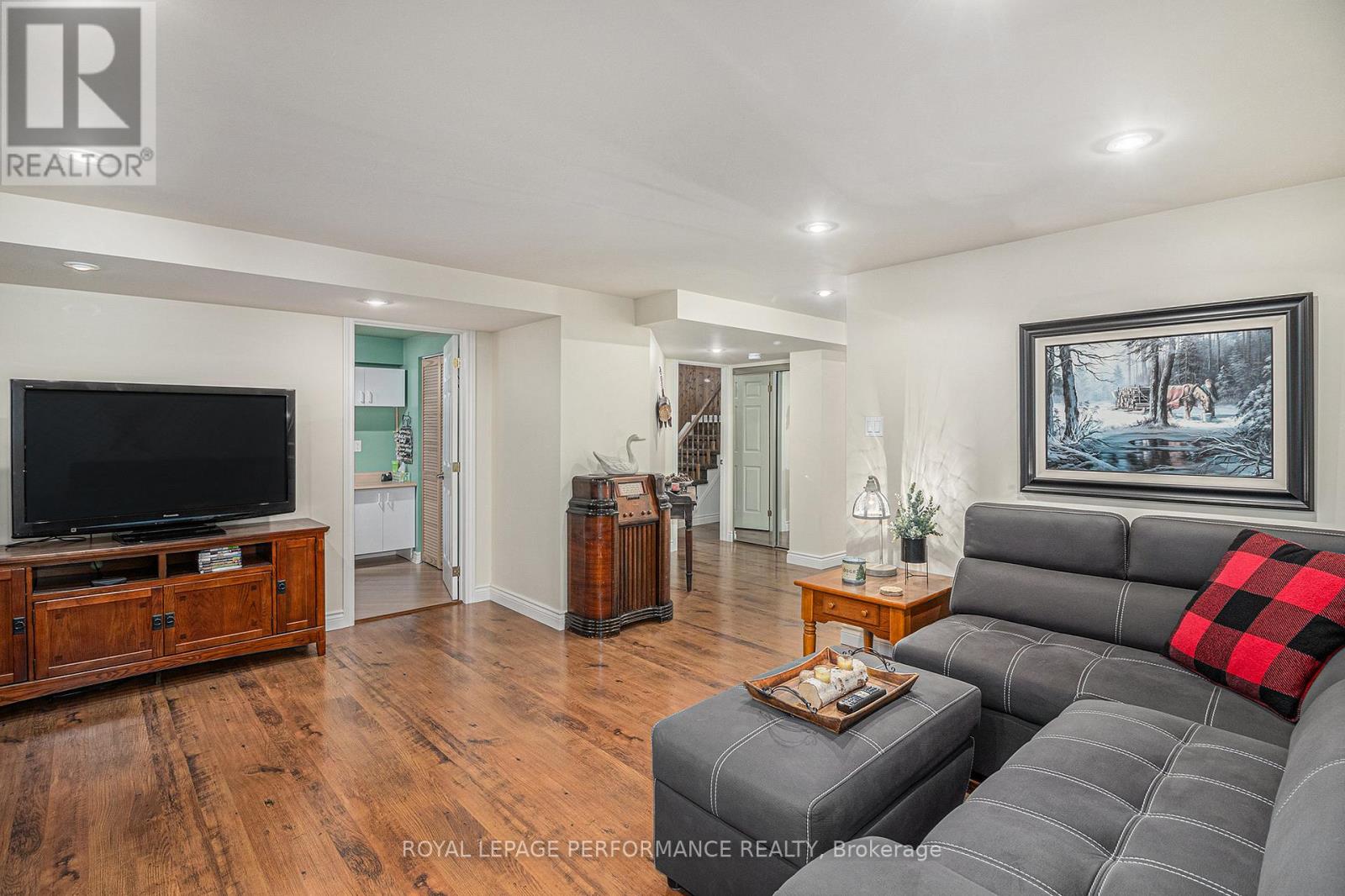 Photo 7 of 887 Bideford Street, Ottawa ON
