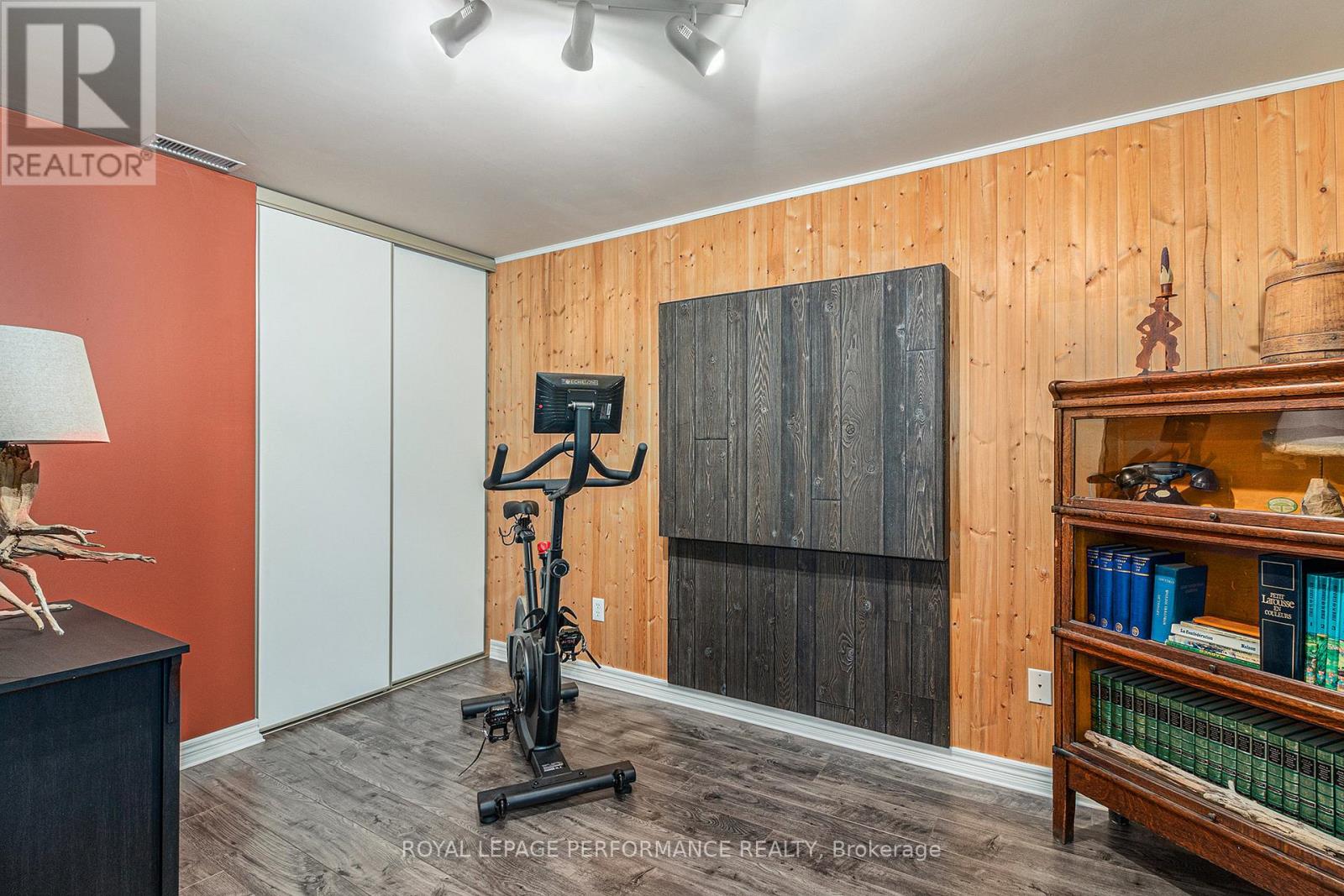 Photo 25 of 887 Bideford Street, Ottawa ON