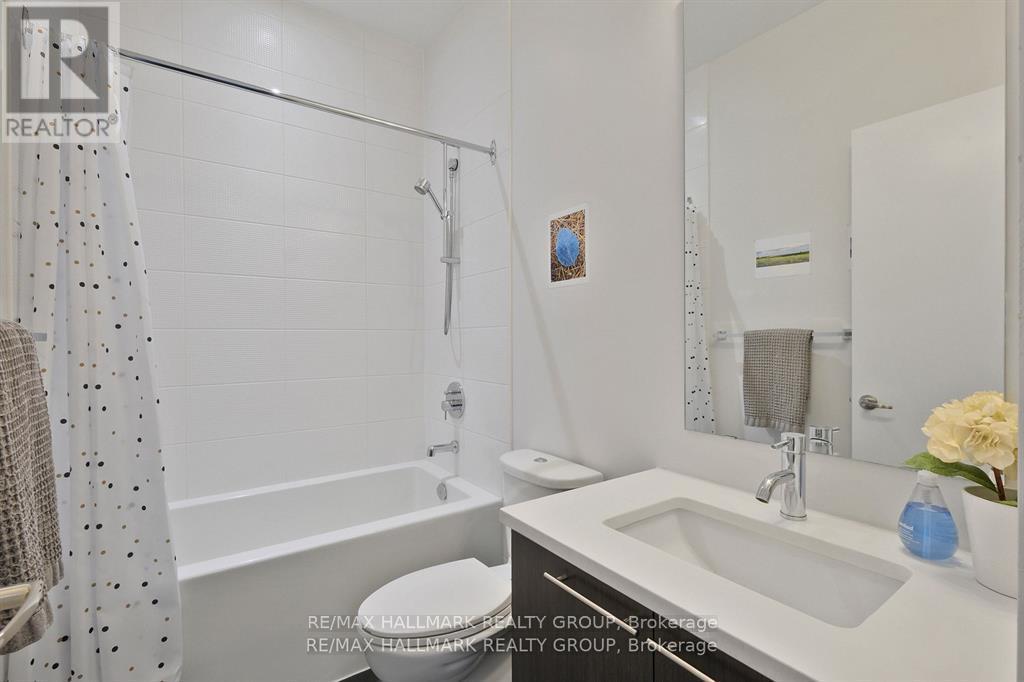 Photo 14 of 103 360 Patricia Avenue, Ottawa ON