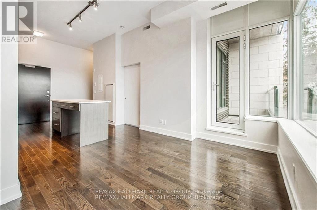 Photo 12 of 103 360 Patricia Avenue, Ottawa ON