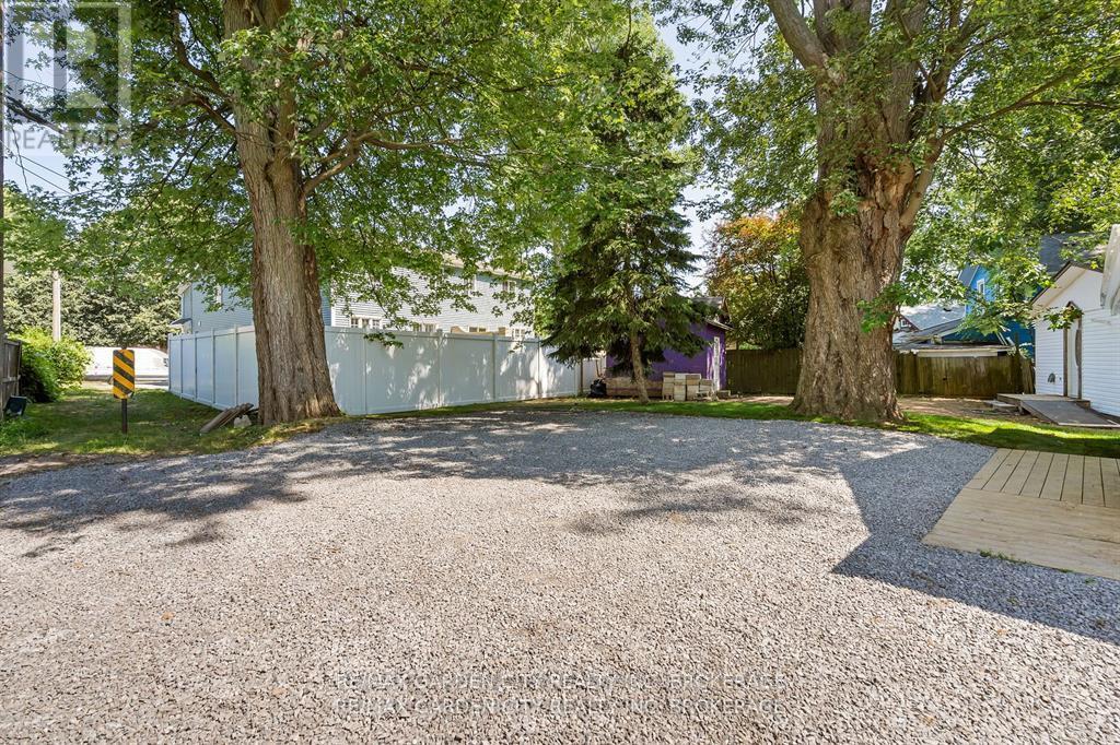 Photo 22 of 235 Lincoln Road W, Fort Erie ON