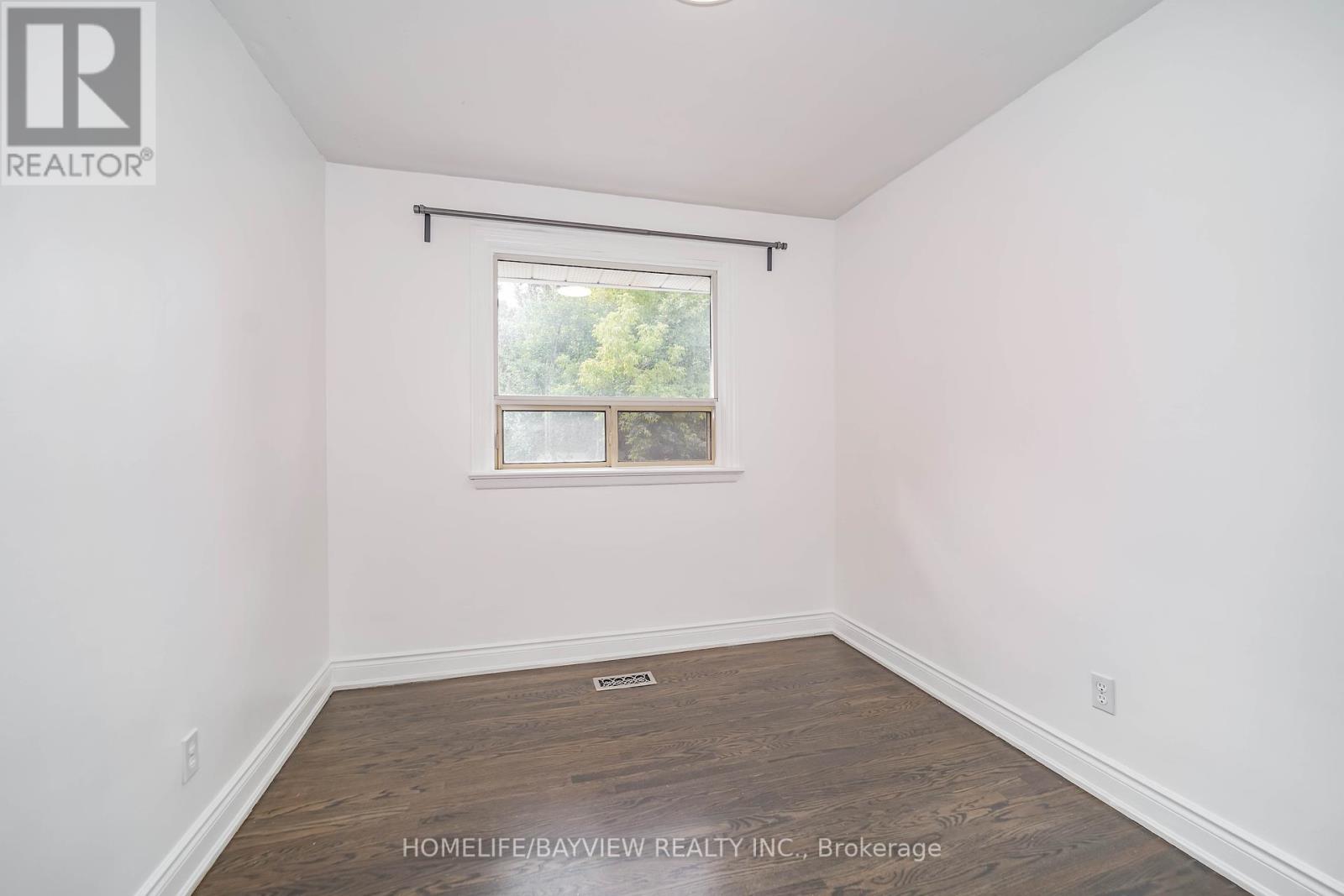 Photo 8 of 163 Gunn Street, Barrie ON