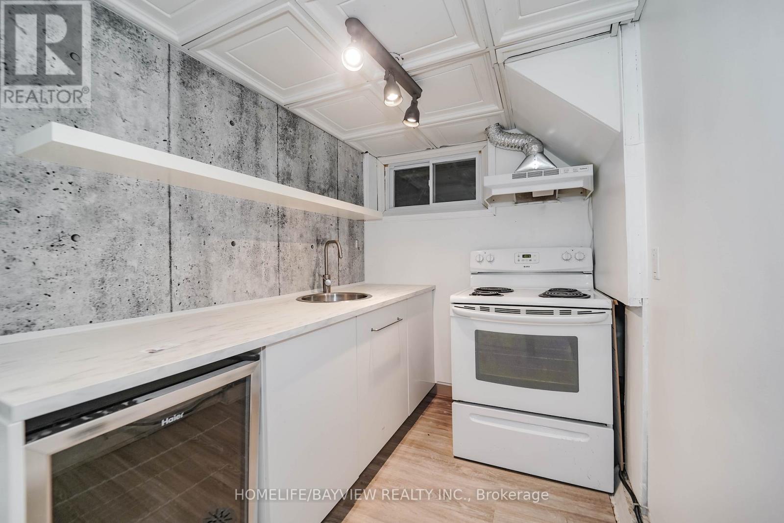 Photo 16 of 163 Gunn Street, Barrie ON