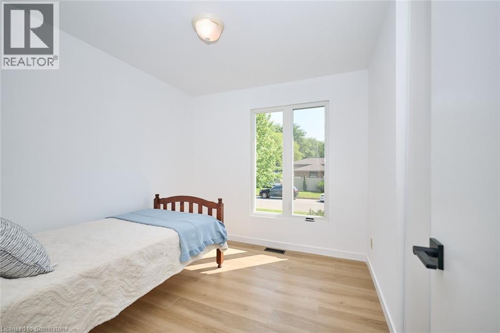 Photo 14 of 1 Samuel Court, St Catharines ON