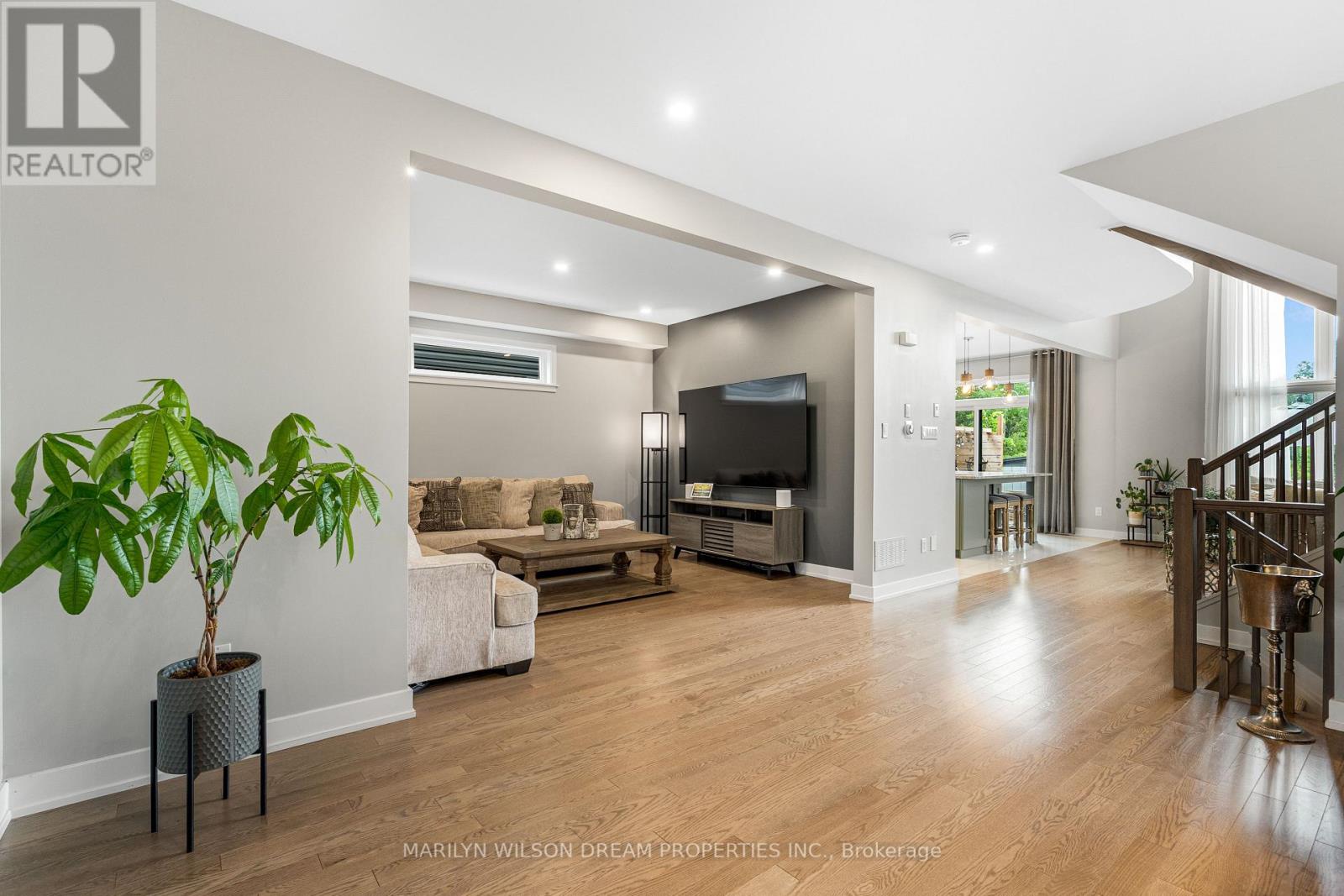Photo 10 of 11 Angel Heights, Ottawa ON