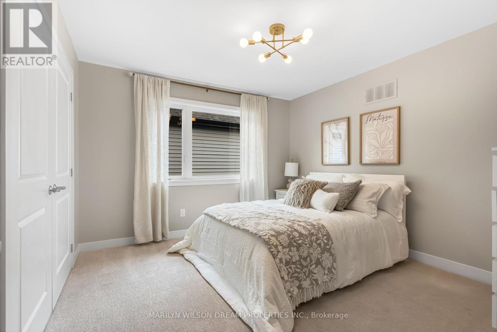 Photo 34 of 11 Angel Heights, Ottawa ON