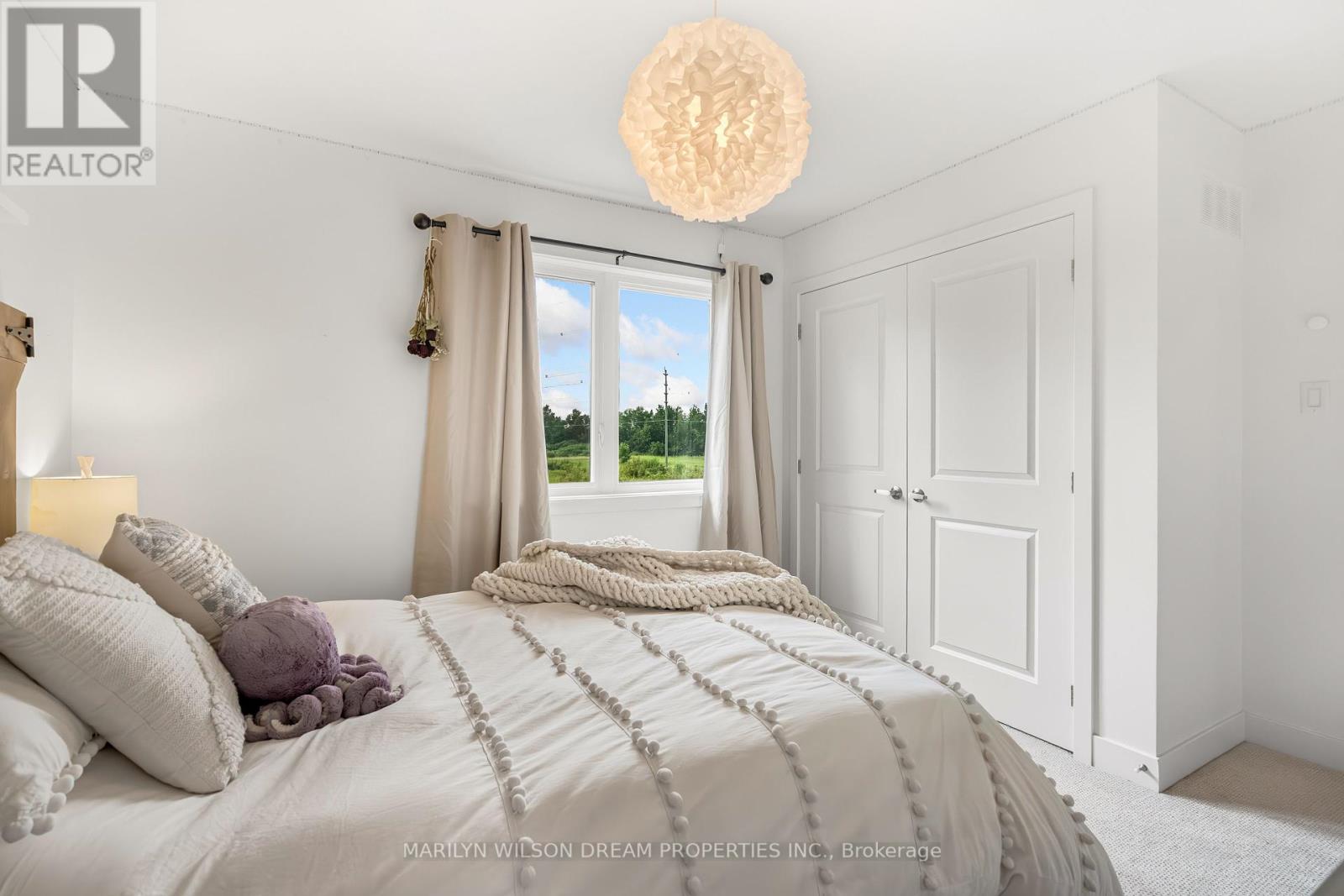 Photo 32 of 11 Angel Heights, Ottawa ON