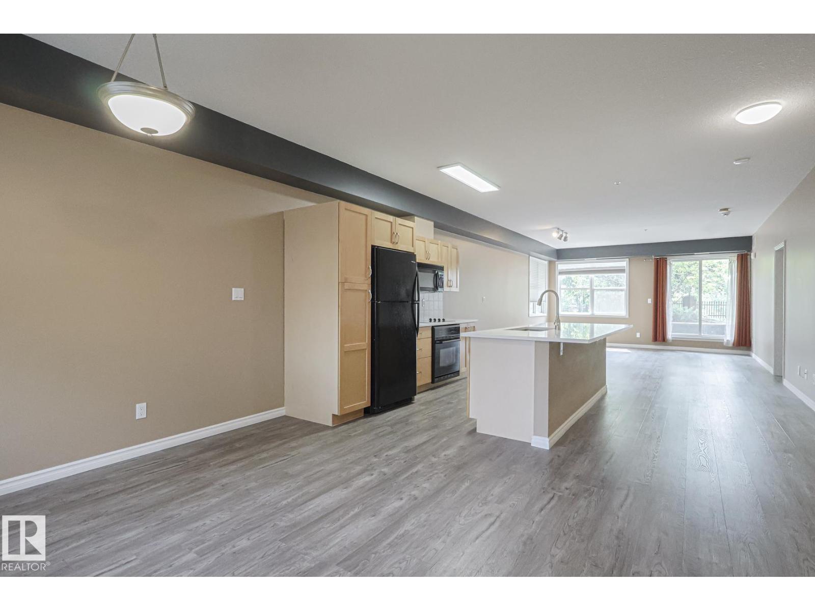 Photo 11 of 113 9507 101 Av Nw, Edmonton AB