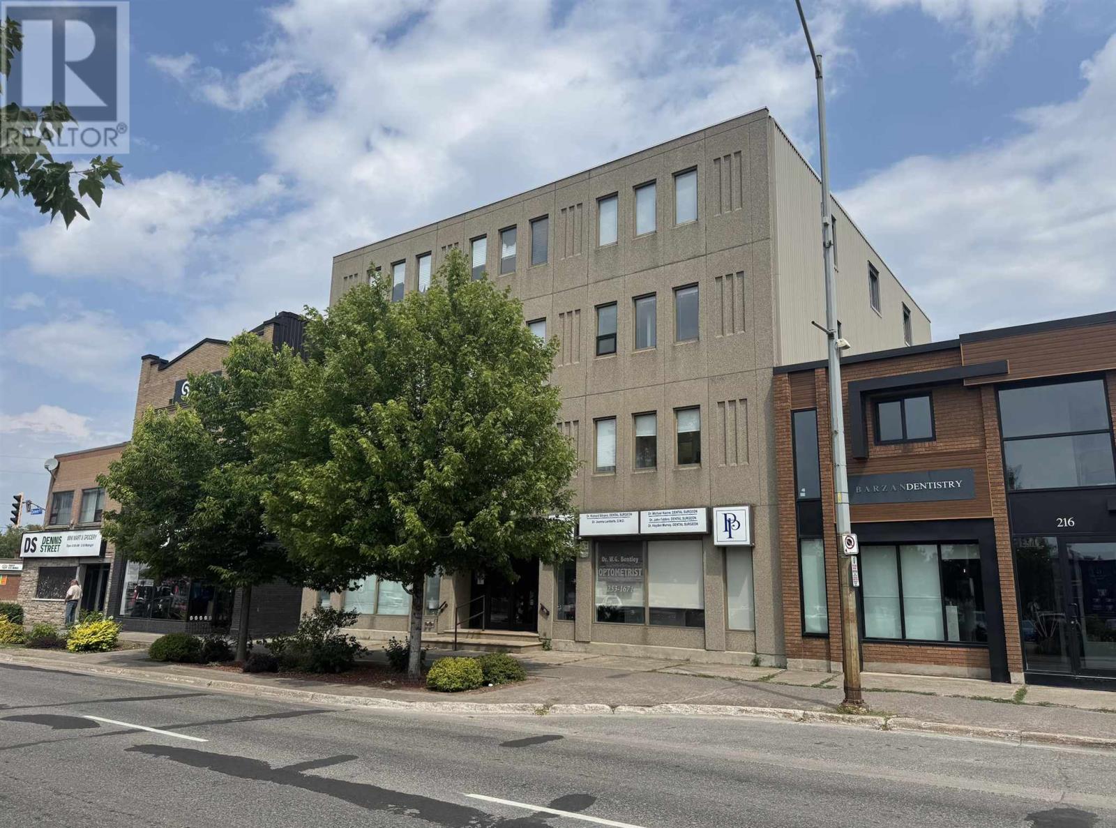 Photo 4 of 212 Queen St, Sault Ste Marie ON