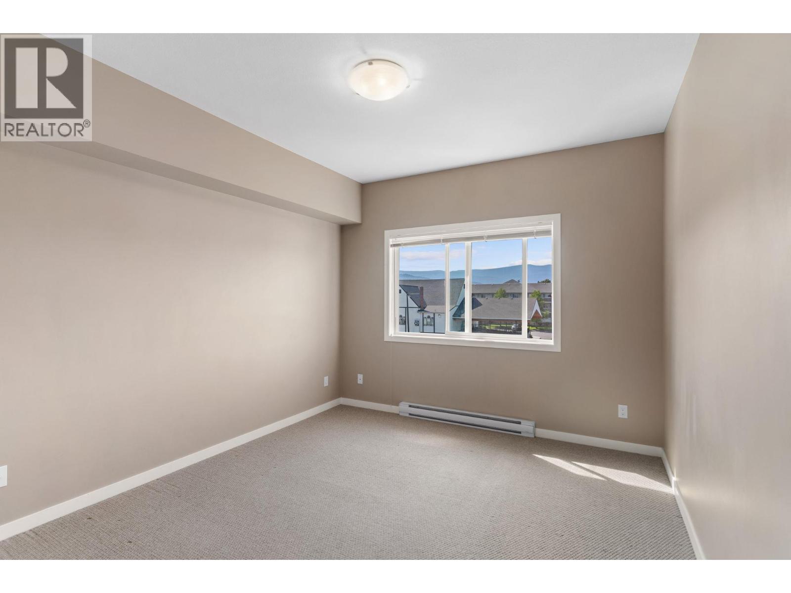 304 770 Rutland Road North, Kelowna
