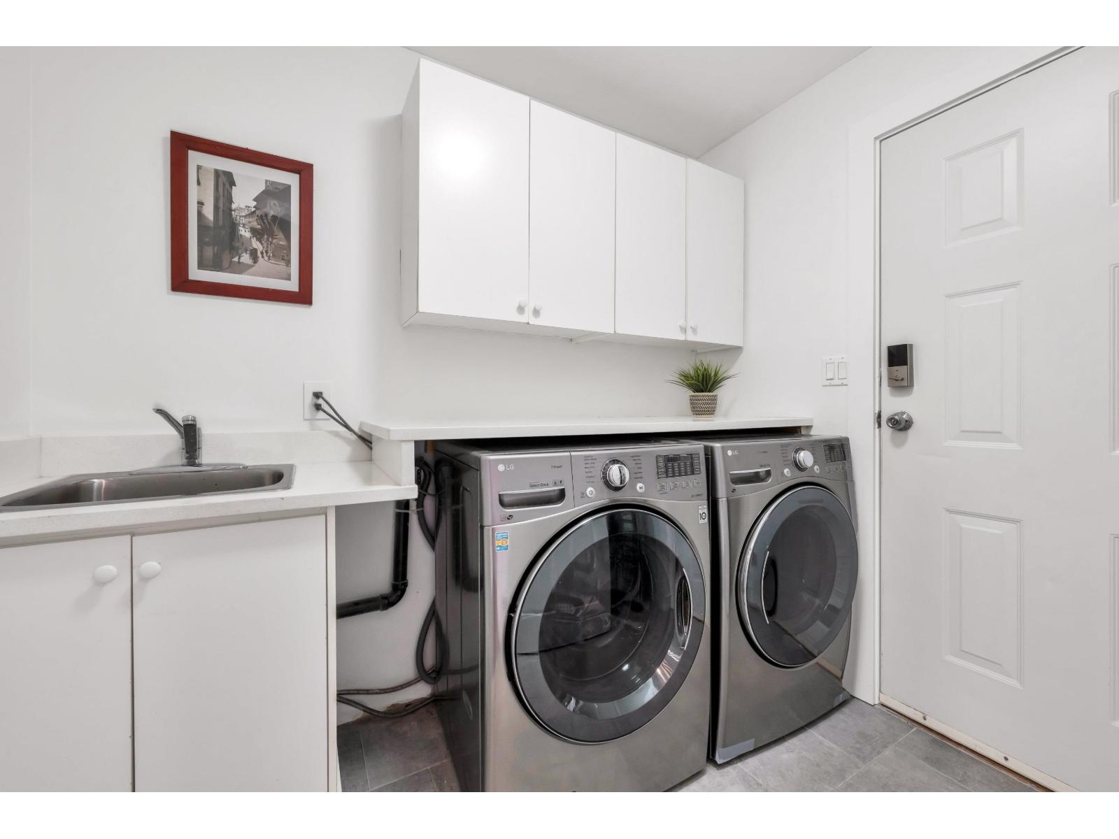 Photo 12 of 17802 100 A Avenue, Surrey BC