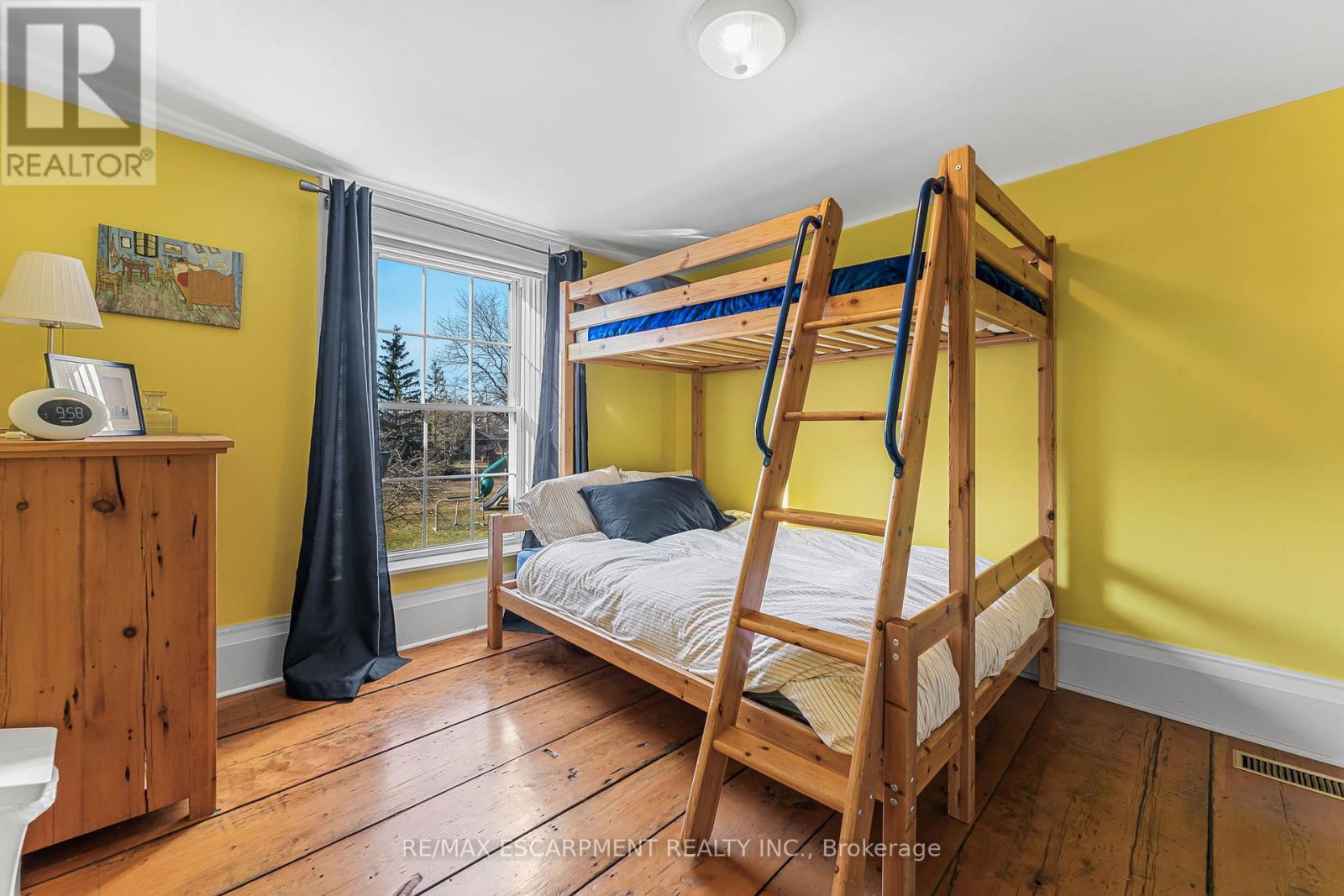Photo 24 of 124 Colver Street, West Lincoln ON