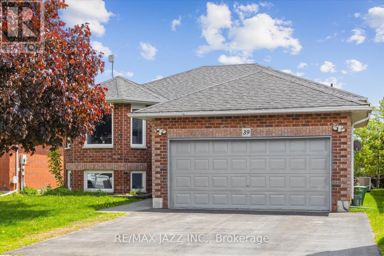 Photo 12 of 39 Mcgibbon Boulevard, Kawartha Lakes ON