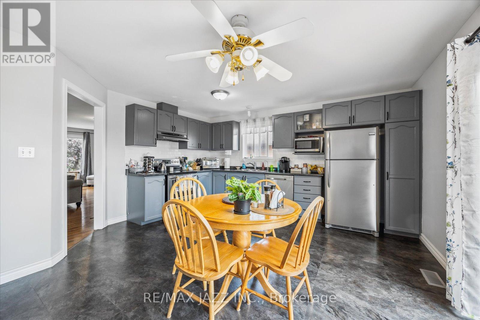 Photo 27 of 39 Mcgibbon Boulevard, Kawartha Lakes ON