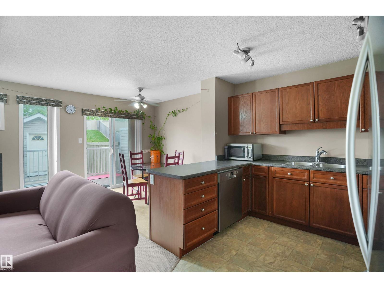 Photo 16 of 3455 11 St Nw, Edmonton AB