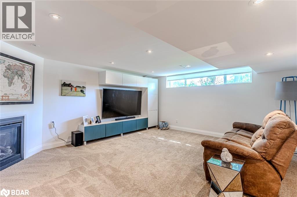 Photo 10 of 10 Jills Court, Barrie ON