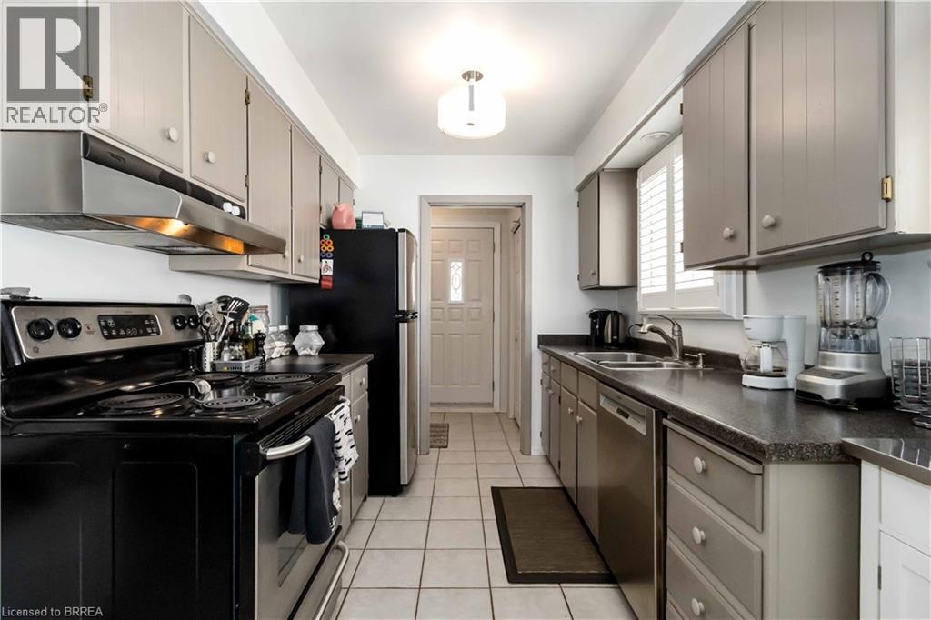 Photo 13 of 15 Burdock Boulevard, Brantford ON